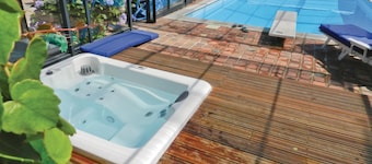 Awesome home in Saint Pabu with sauna