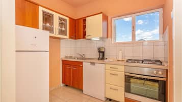 Kühlschrank, Herdplatte, Geschirrspüler