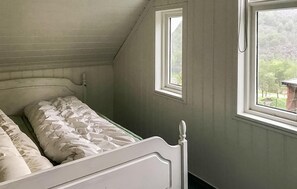 4 bedrooms, travel cot, free WiFi