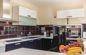 Kühlschrank, Herdplatte, Geschirrspüler