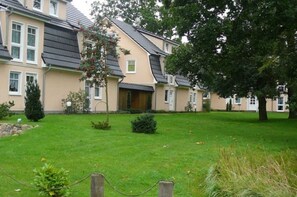 Exterior - * Pertermann GM 69655 - Amber (Graal-Müritz)