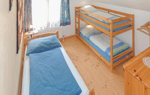 2 Schlafzimmer, Reisekinderbett, Bettwäsche