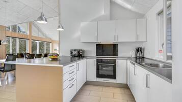 Kühlschrank, Herdplatte, Geschirrspüler