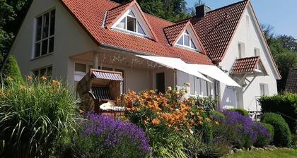 FeWo / Apartment in idyllischer sonniger ruhiger Lage am Waldrand mit Weitblick