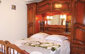 2 quartos, berço de viagem, Wi-Fi de cortesia, roupa de cama