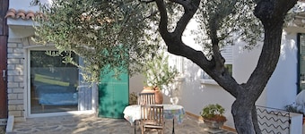 Awesome home in Toulon