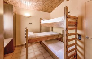 7 dormitorios, cuna de viaje, wifi gratis y ropa de cama