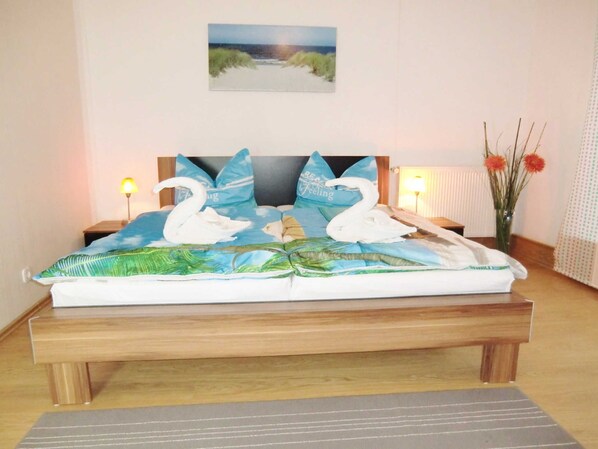 3 bedrooms, travel crib, WiFi, bed sheets