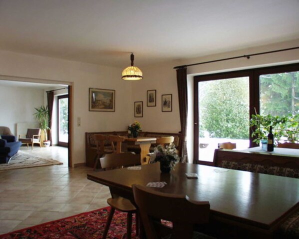 Unclassified image, 1 of 10, button