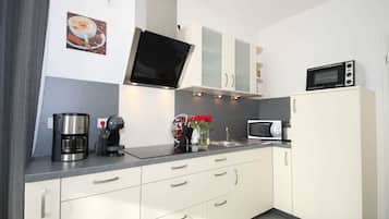 Fridge, microwave, oven, dishwasher