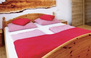 2 Schlafzimmer, Reisekinderbett, kostenloses WLAN