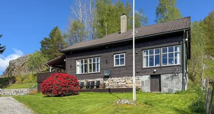 5 bedroom amazing home in Matre