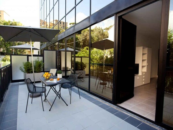 Outdoor dining - Holiday apartment mit Klimaanlage und Pool (Loano)