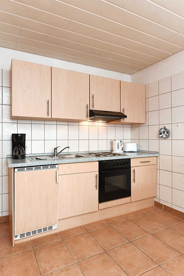 Kühlschrank, Ofen, Hochstuhl