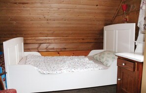 2 bedrooms, travel cot