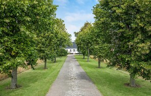 Property grounds - Awesome home in Nexø with sauna (Nexø)