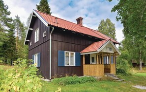 Exterior - 3 bEdroom pet friendly home in Ed (Ed)