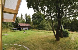 Property grounds - 3 bEdroom pet friendly home in Ed (Ed)