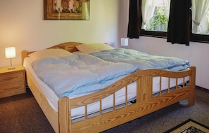 2 bedrooms, travel cot - 2 bedroom beautiful home in Bischofsheim (Bischofsheim)