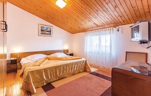 2 bedrooms, bed sheets