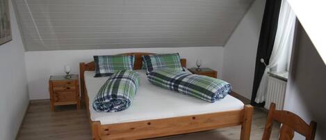 3 室のベッドルーム、アイロン / アイロン台、旅行用ベビーベッド、WiFi