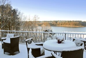 Unclassified image, 4 of 36, button