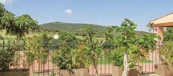 Awesome home in Aldeanue. de la Sierra