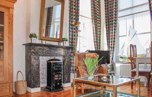 Cozy apartment in Molkwerum with WiFi