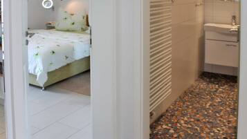 2 slaapkamers, reisbedje, wifi