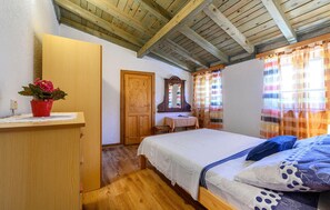 1 bedroom, free WiFi, bed sheets - Cozy home in Jadrija with WiFi (Jadrija)