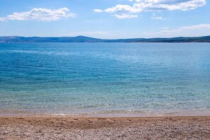 Beach nearby - Holiday apartment with balcony and sea view (Crikvenica)