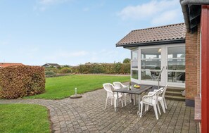 Outdoor dining - 2 bedroom lovely home in Slagelse (Slagelse)