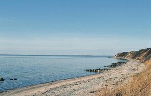 Nær stranden og fisking