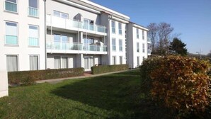 Exterior - (274) 1-room apartment - apartment complex Yachthafenresidenz (Kühlungsborn)