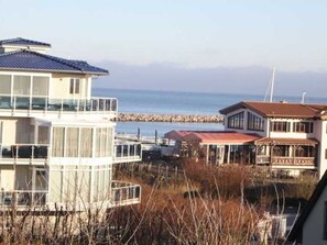 Unclassified image, 4 of 7, button - (274) 1-room apartment - apartment complex Yachthafenresidenz (Kühlungsborn)