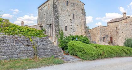 Nice apartment in Todi (PG) with WiFi