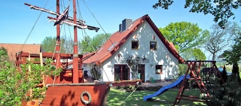 Vacation apartment 1 - Holiday home Ostseeräuber