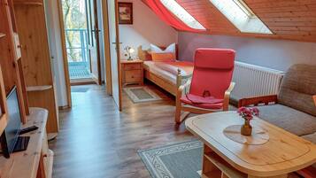 1 bedroom, bed sheets