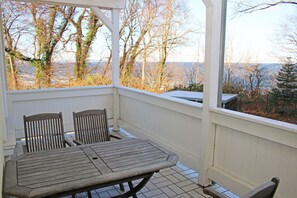 Outdoor dining - P: Villa Strandmuschel Whg. 05 - approx. 100m from the beach - Villa Strandmuschel (Sellin)