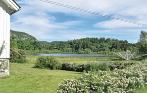 Property grounds - Awesome home in Farsund with lake view (Farsund)