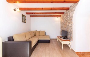 TV, table tennis - Gorgeous home in Barci (Barci)