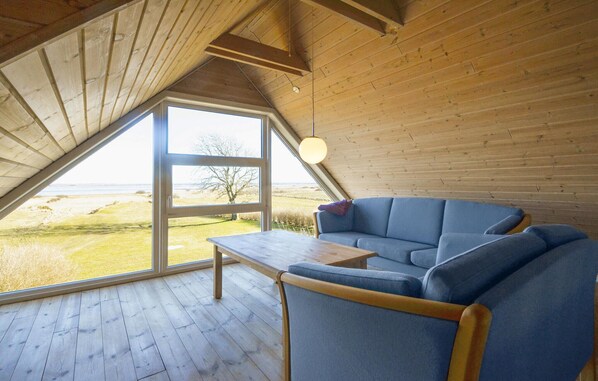 TV, peis og bordtennis