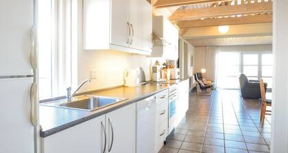 6 bedroom cozy home in Vesløs