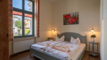 1 slaapkamer, een strijkplank/strijkijzer, reisbedje, wifi