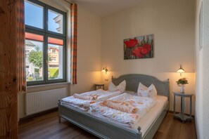 1 bedroom, iron/ironing board, travel crib, WiFi