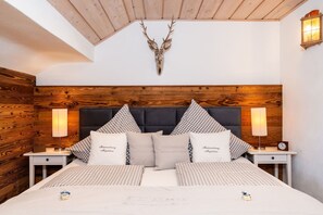 2 Schlafzimmer, Zimmersafe, Bügeleisen/Bügelbrett, Reisekinderbett