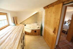 2 bedrooms, in-room safe, iron/ironing board, travel crib - Apartment Magdalena **** (Bad Wiessee)