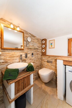 Unclassified image, 4 of 33, button