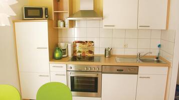 Kühlschrank, Herdplatte, Geschirrspüler