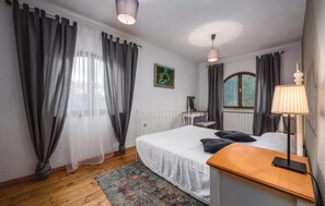 5 chambres, lit de bébé portatif, accès au Wi-Fi (inclus)